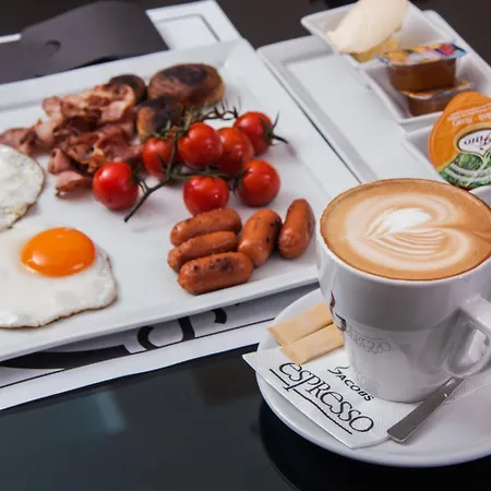 Marika's Apart's & 3* Pasztída