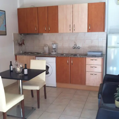 Marika's Apart's & 3* Παστίδα
